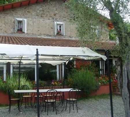 Gli Ulivi Bed and Breakfast Fosdinovo Esterno foto