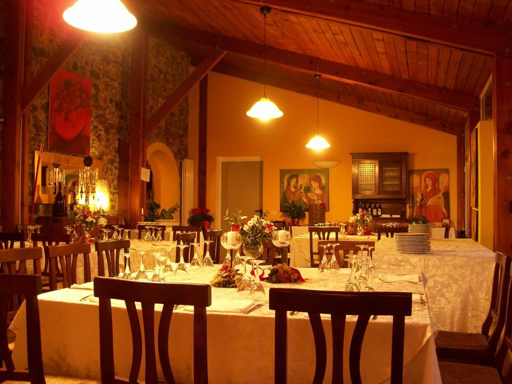 Gli Ulivi Bed and Breakfast Fosdinovo Esterno foto